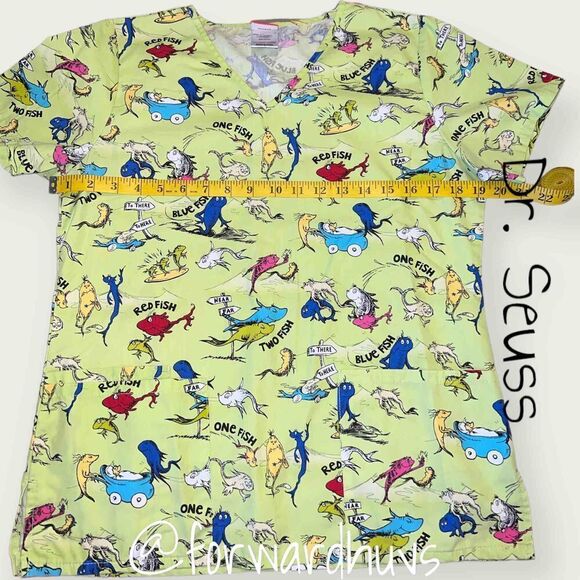 Dr. Seuss One Fish Scrub Top Size XS - Picture 9 of 11